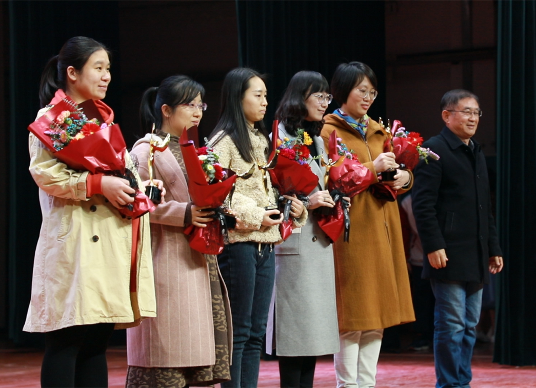 石家庄精英中学庆祝三八女神节暨第一学期教育教学工作总结表彰大会隆重召开